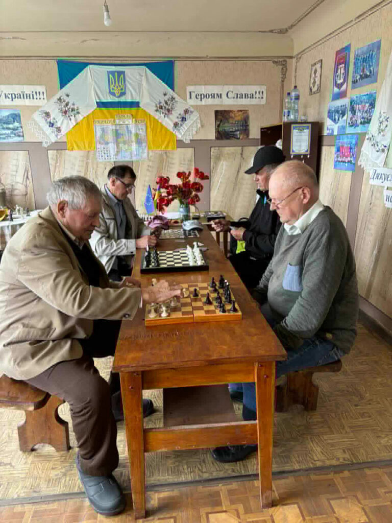 Учасники клубу «Дебют» у Комишах