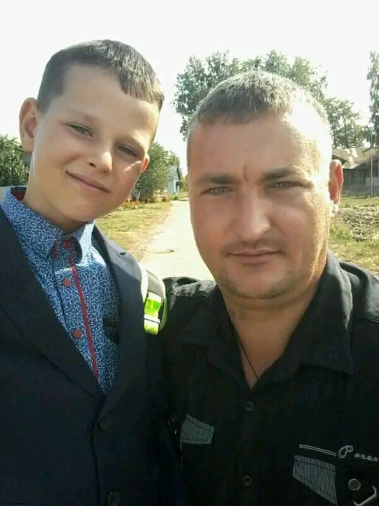 Син переселенки з Рясного навчається на автослюсаря та проходить практику на СТО