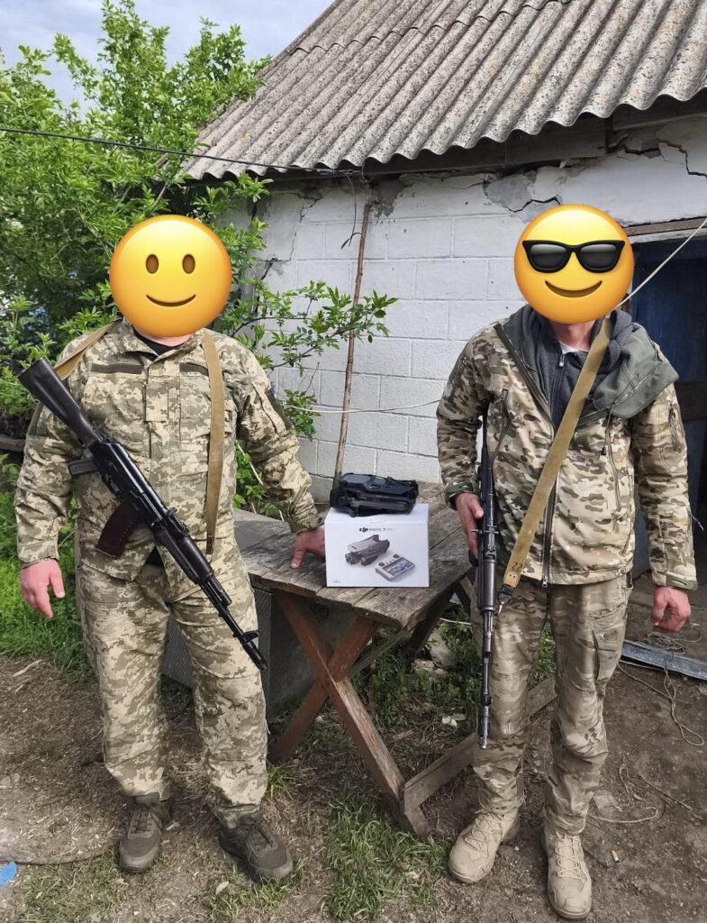 Українські військові на Гуляйпільському напрямку отримали від Чернеччинської громади квадрокоптер DJI Mavic 3 Pro для аеророзвідки та виконання бойових завдань.