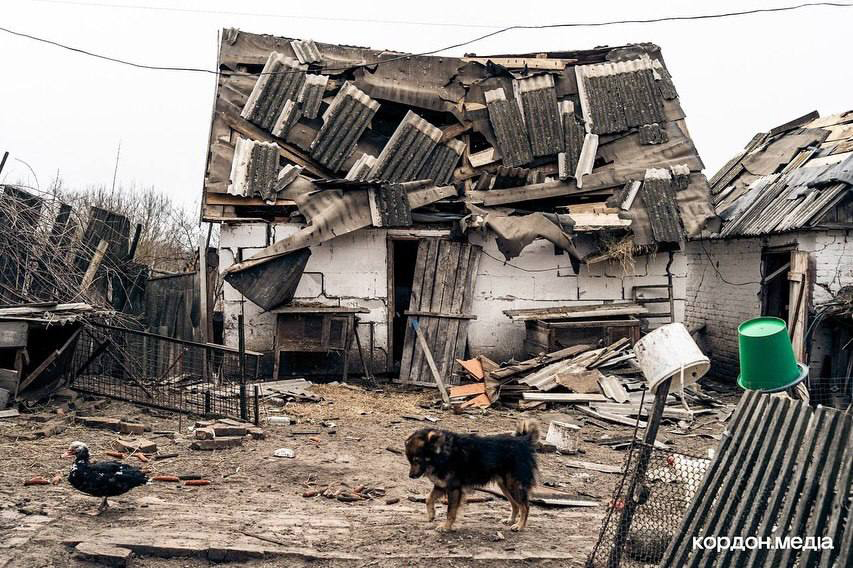 Зруйнована Осоївка після російських обстрілів — історія села, яке тримається попри війну