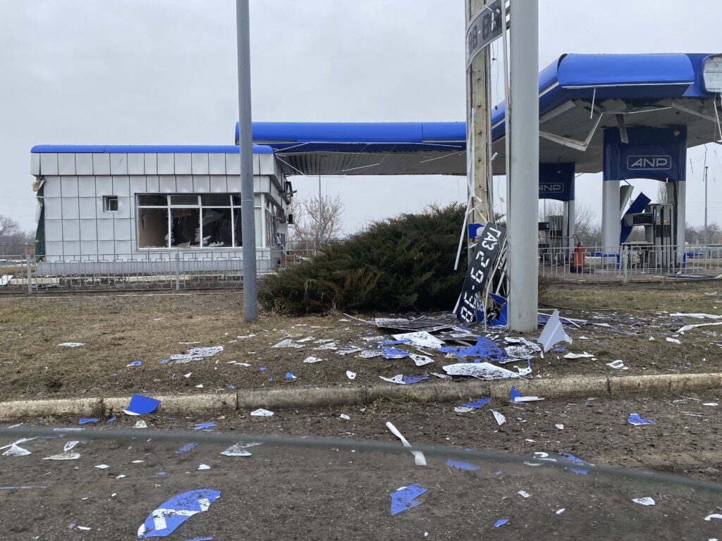 : Зруйновані автозаправні станції у Великій Писарівці після російських ударів у 2024 році.