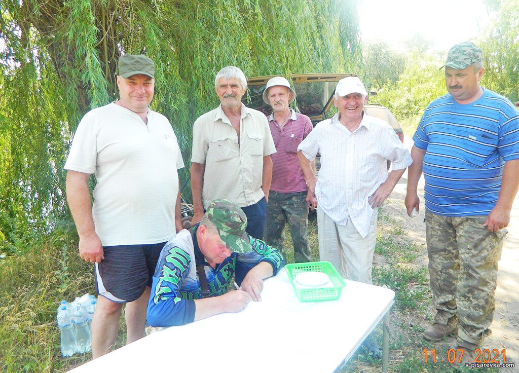 разом із друзями на рибалці