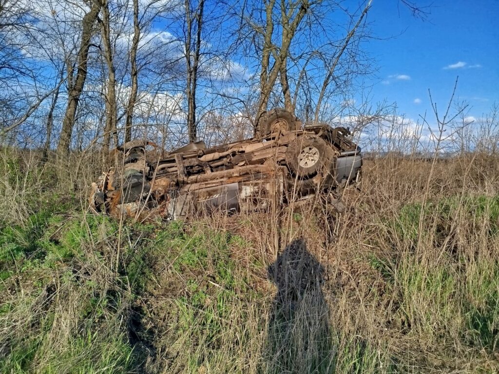 знищена автівка воїнів